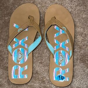 Brand new with no tag, Roxy size 10 sandals